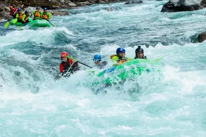 2023-whitewater rafting-02