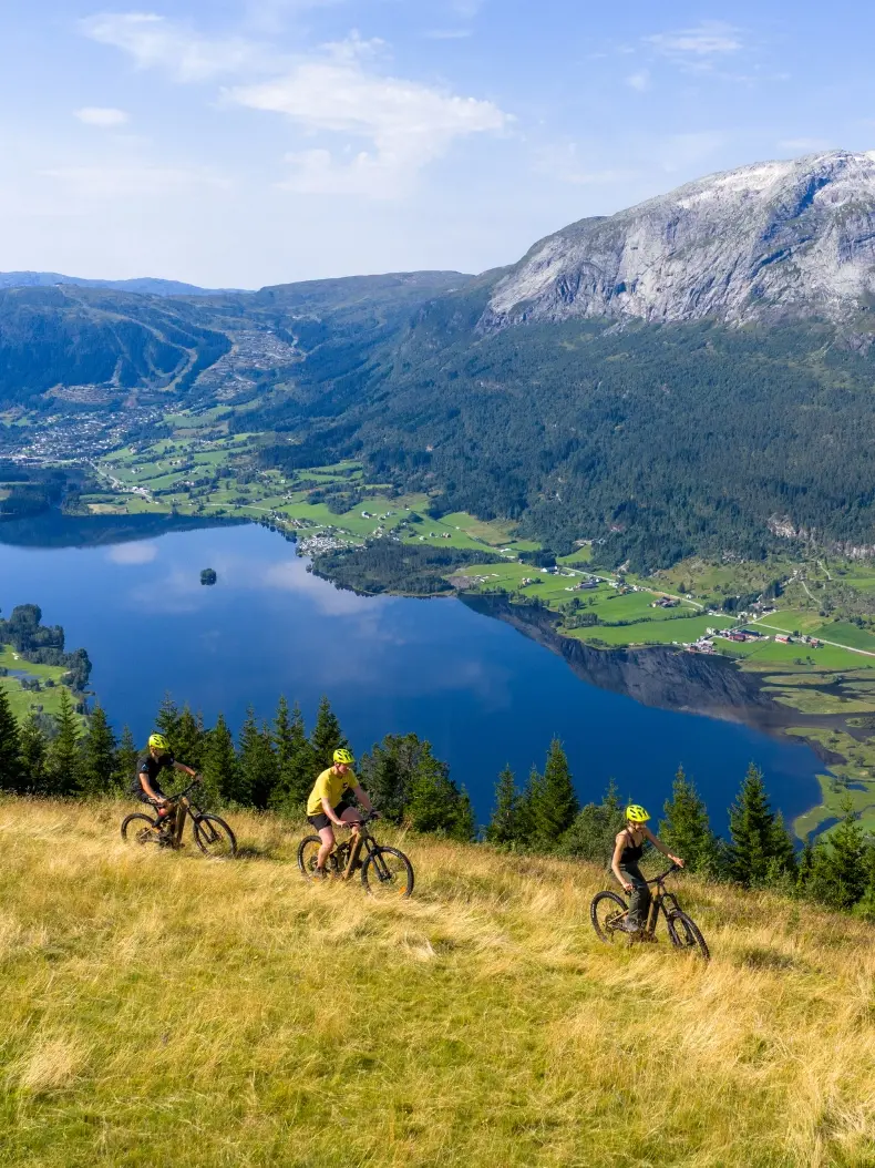 9 DAY FJORD EXPLORERS ADVENTURE 2025 12