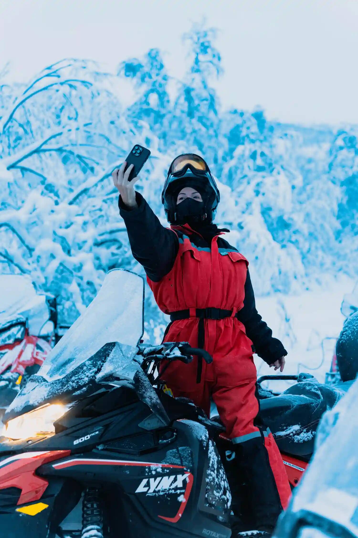 挪威阿尔塔的雪地摩托 